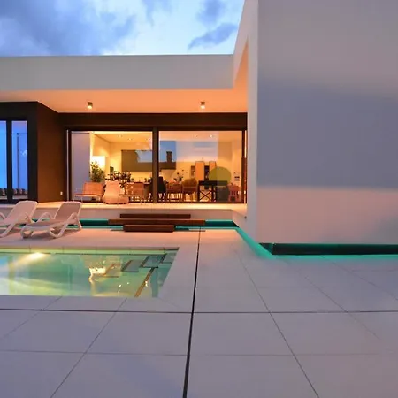 Blanca Villa L'Escala